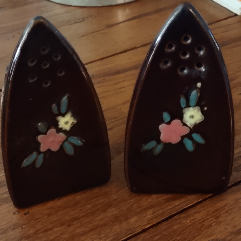 Vintage salt n pepper shakers Iron salt and pepper shakers clothes iron decor